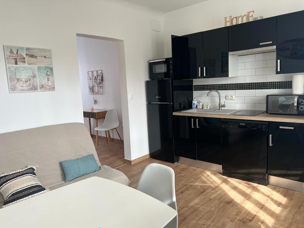 Appartement Proche Plage Et Commerces Royan Zewnętrze zdjęcie